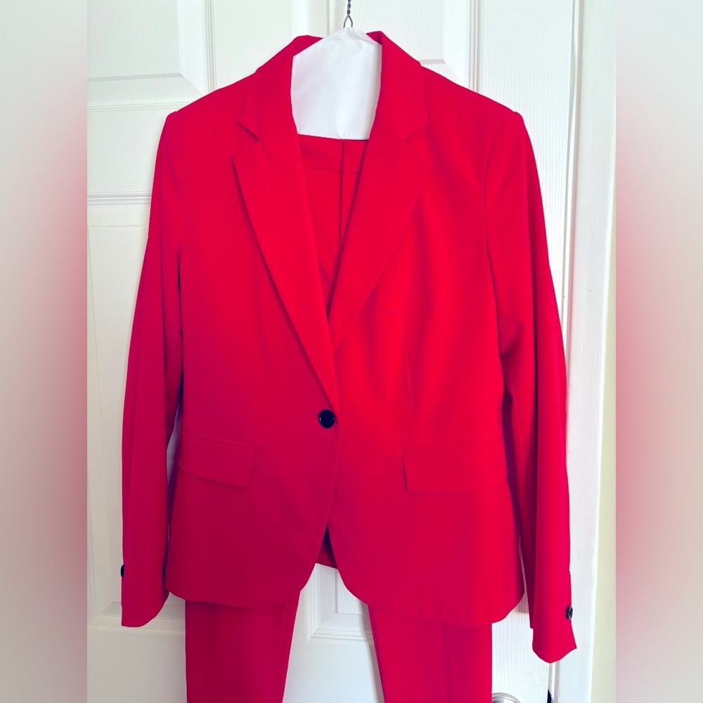 Zara women’s suit